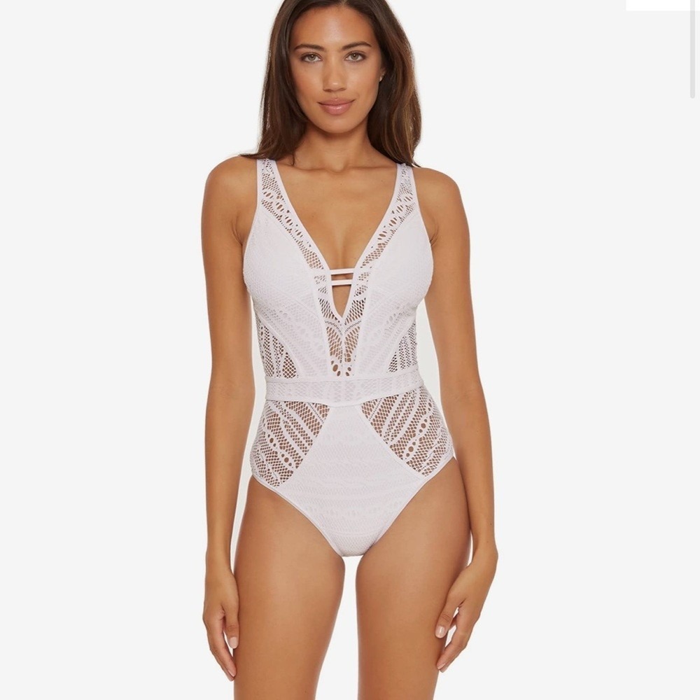 Becca by Rebecca Virtue Show & Tell Crochet Plunge One Piece Swimsuit White M